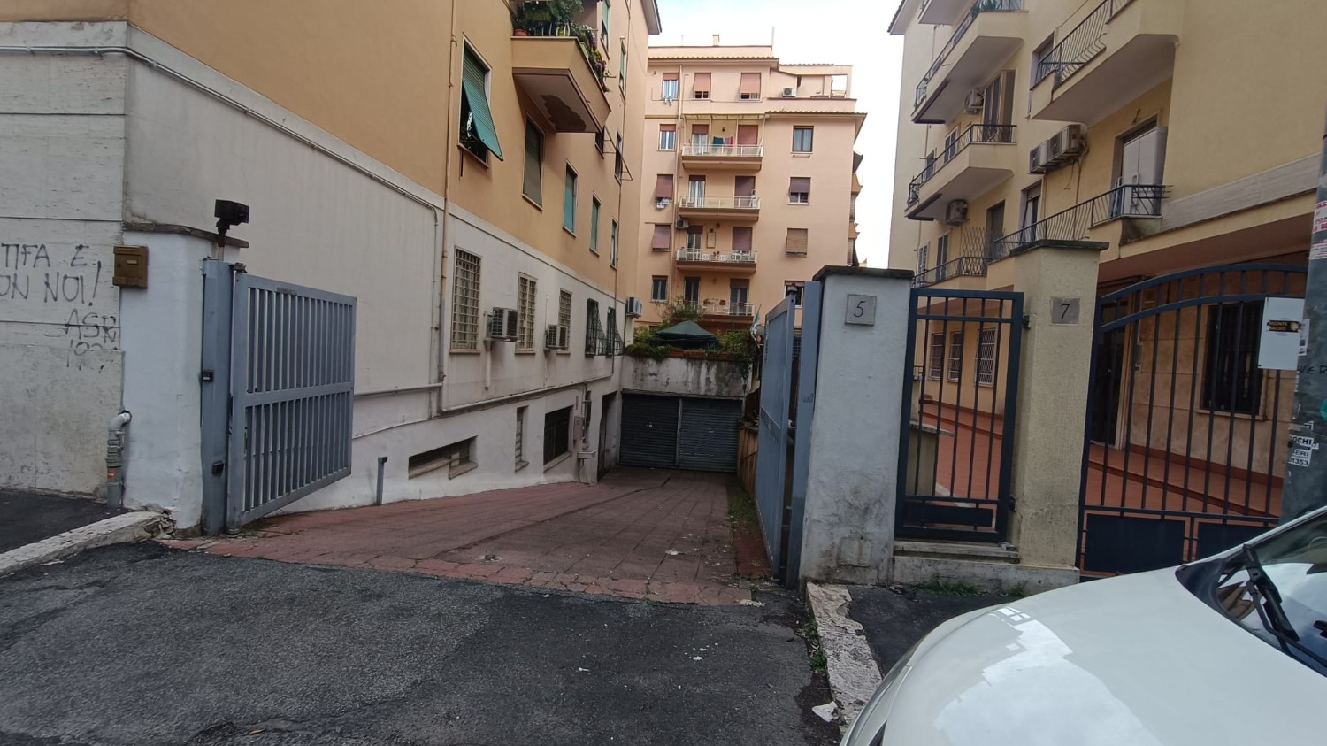 Monte Sacro -   1 locali  � 39000 T107